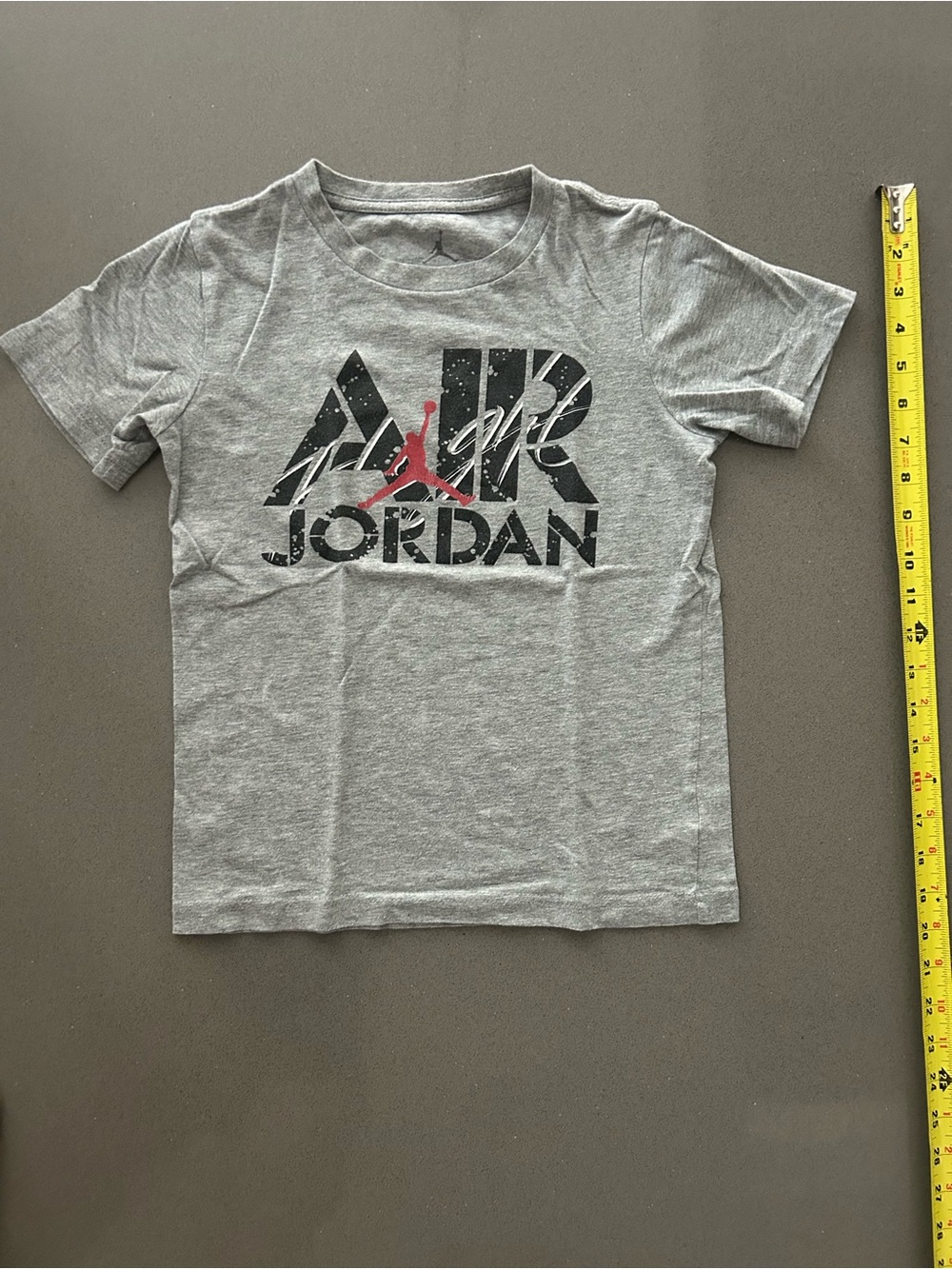 Kids Air Jordan Gray T-Shirt size S - 8…